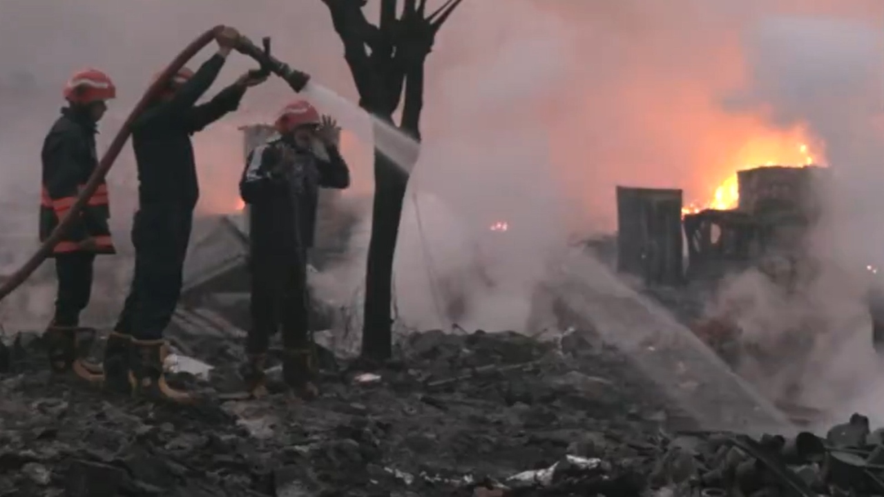 Fire in delhi slum area