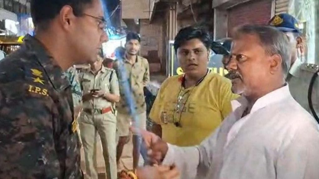 Former MLA Umashankar Munjare clashed with SP