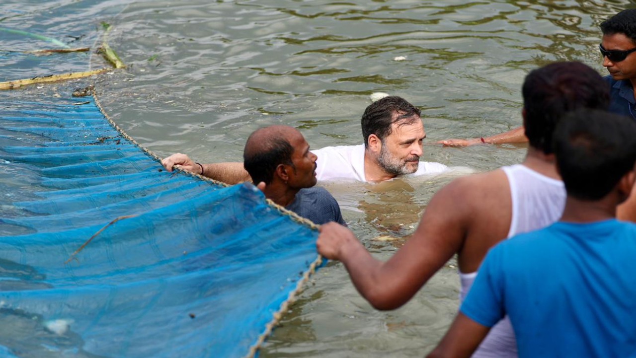 Rahul Gandhi catch fish in Begusarai seat loss congress