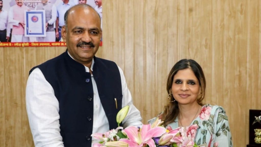 Saba Sultan reached the Waqf Board headquarters