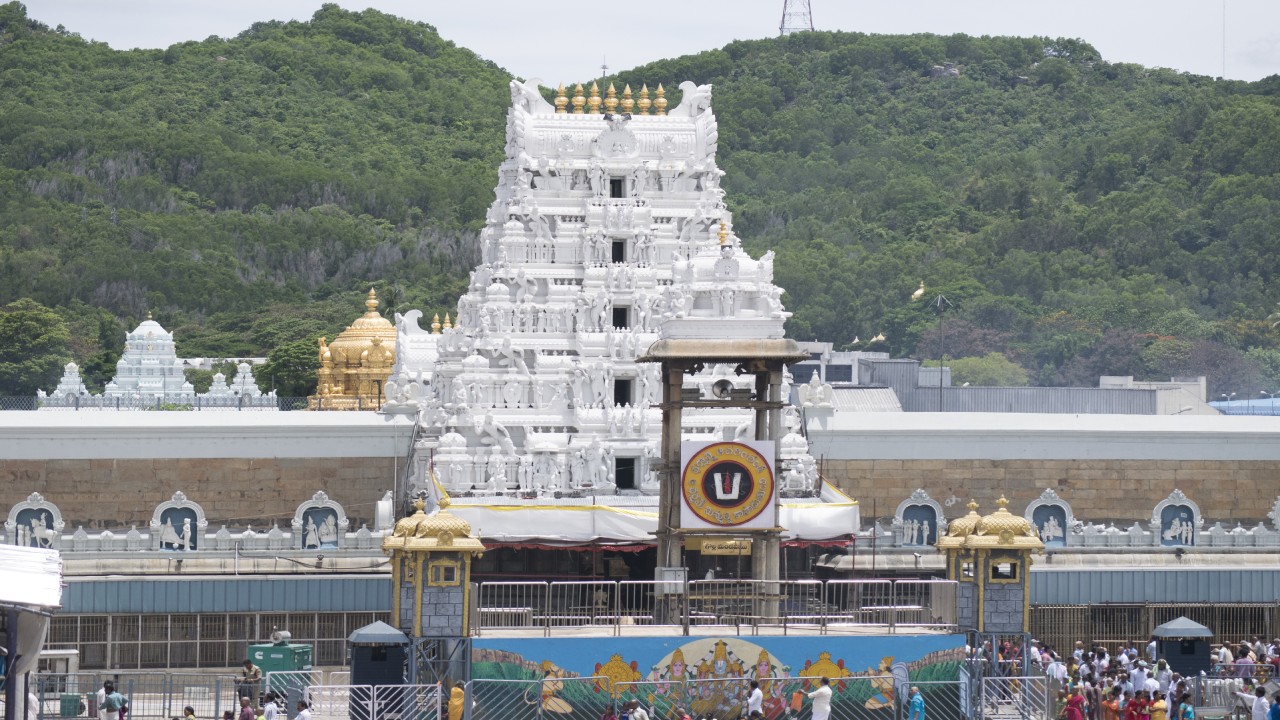 Venkateswara Temple Stampede Andhra Pradesh 9 Devotees Killed