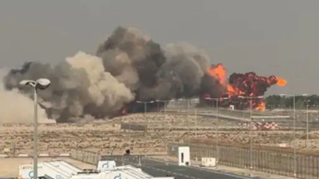 Fighter jet Tejas crashes in Dubai.