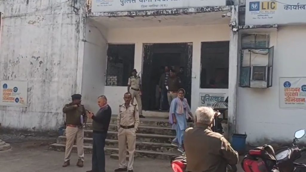 The Bangladeshi girl and her boyfriend have been brought to the police station.