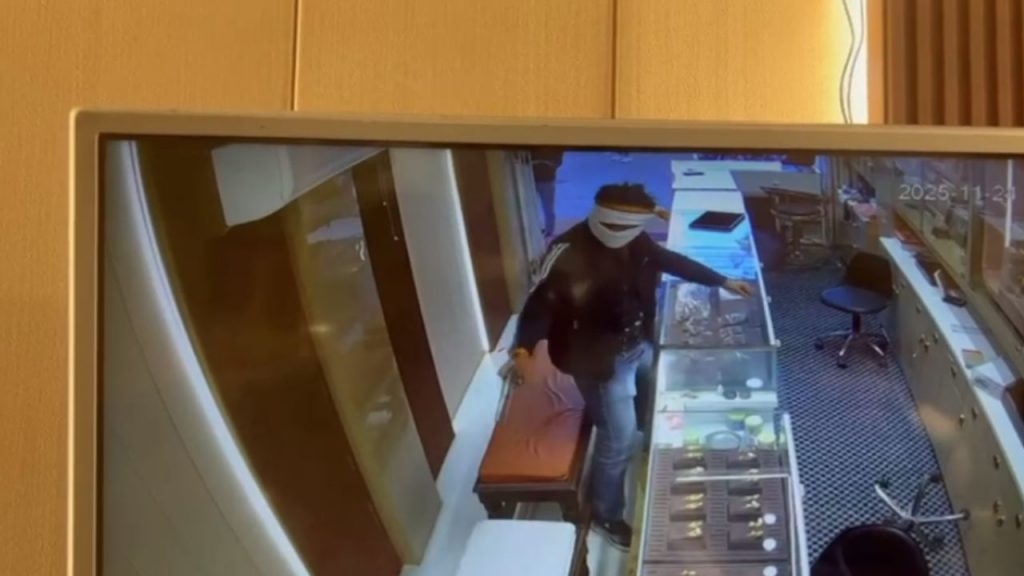 In Gwalior, a masked miscreant opened indiscriminate fire at a jewellery shop.
