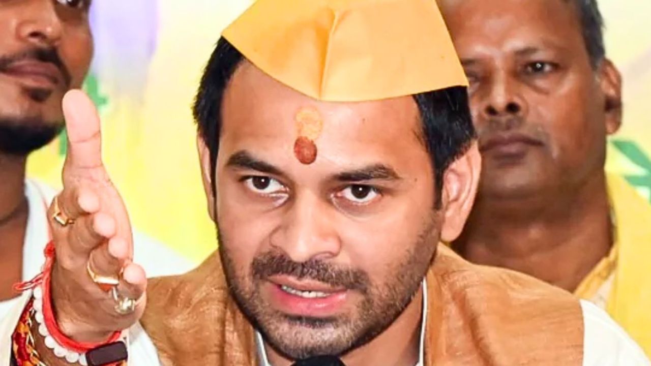 Tej Pratap Yadav supports sister Rohini Acharya amid family dispute
