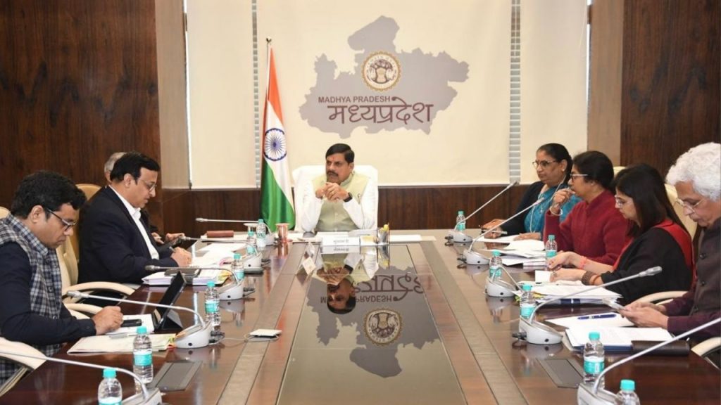 CM took a meeting of the Ministry of Women and Child Development