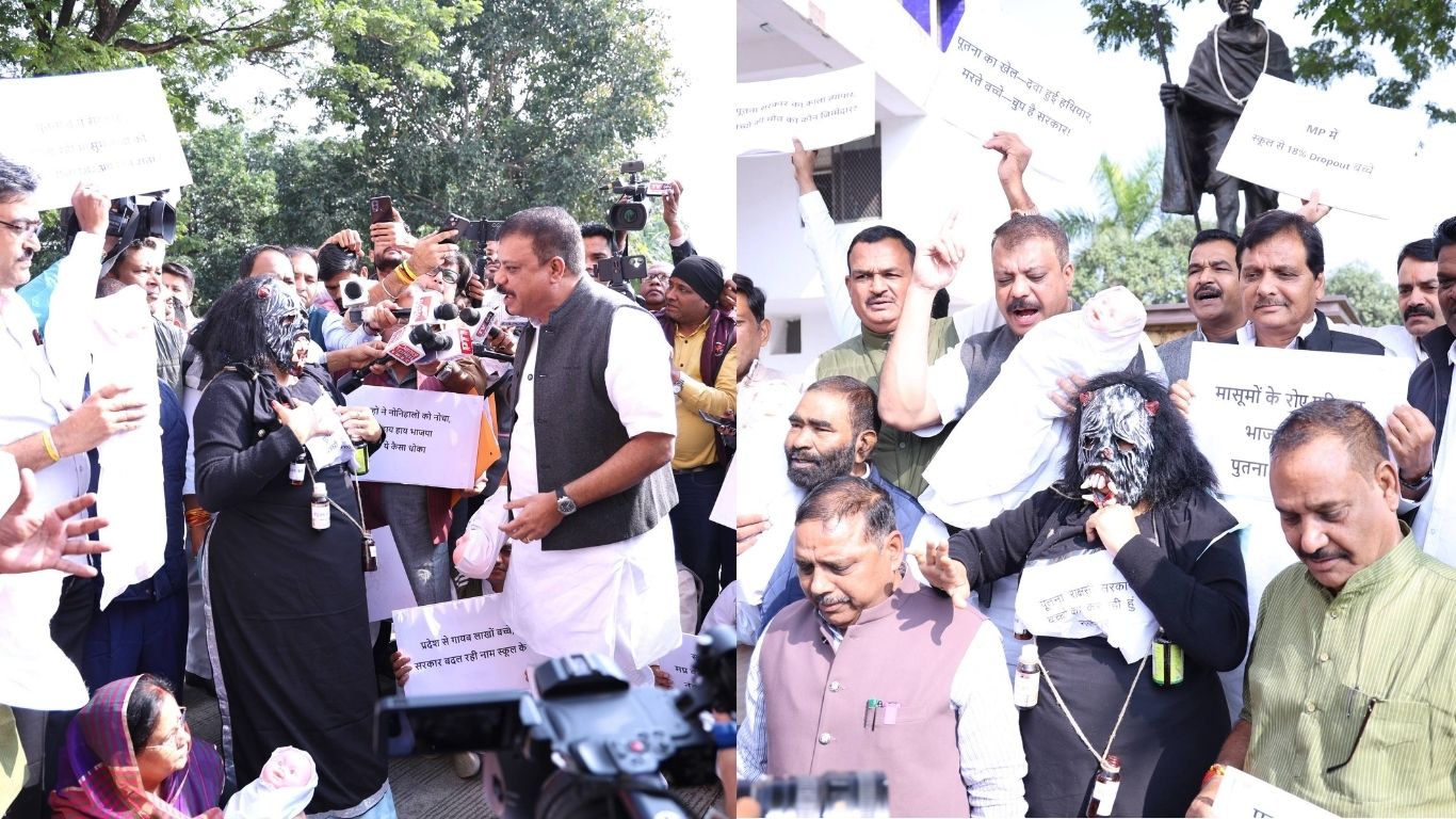 Congress staged a strong protest outside the Assembly