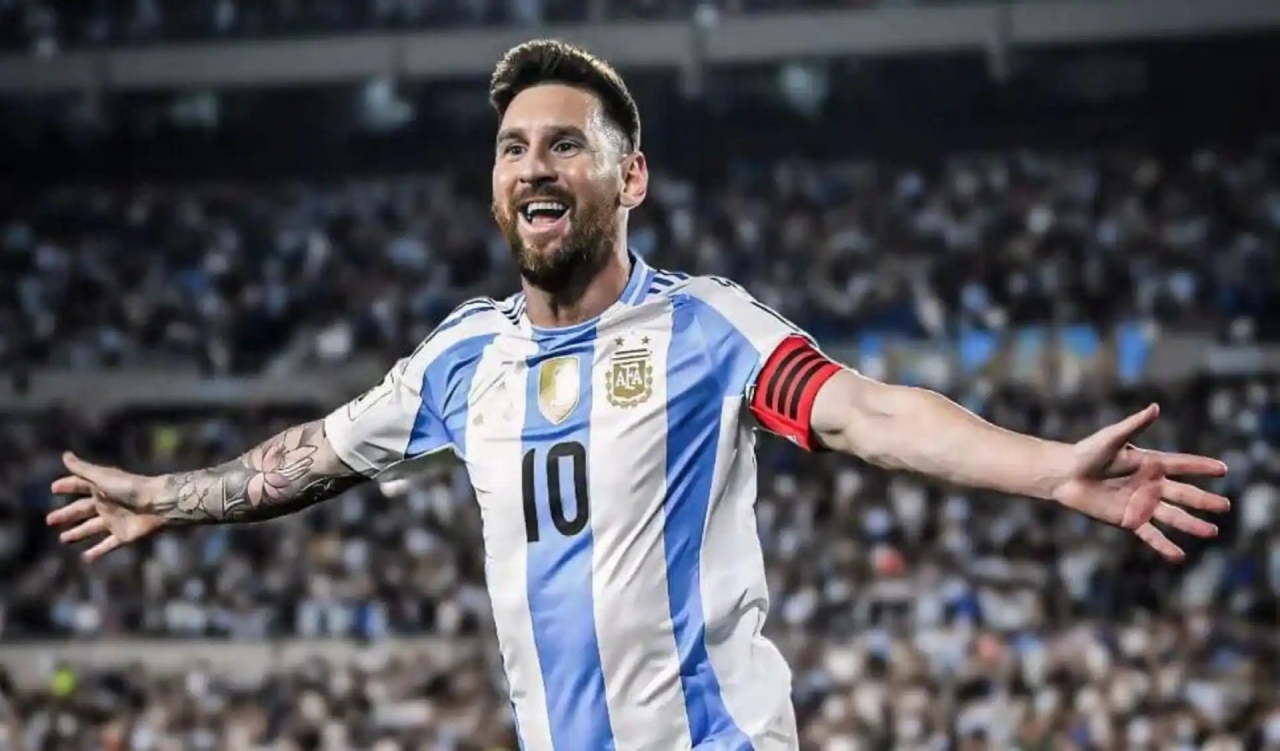 Lionel Messi arrives in India during GOAT Tour 2025