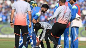 virat kohli fan enters ground ind vs sa