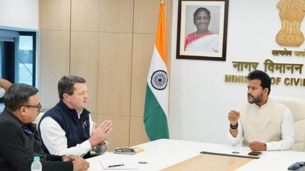 Indigo CEO was seen with folded hands during the meeting with the Civil Aviation Minister.