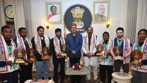 The athlete who won a medal in the Powerlifting World Championship in Sri Lanka was honoured by the Governor of Chhattisgarh.
