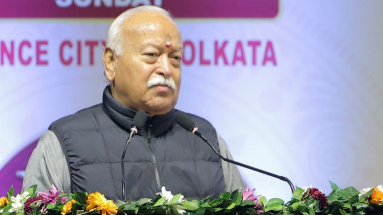 RSS chief Mohan Bhagwat addressing the event in Kolkata.