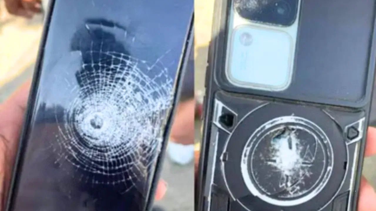 In Indore, the mobile phone kept in the pocket saved the life of a young man.