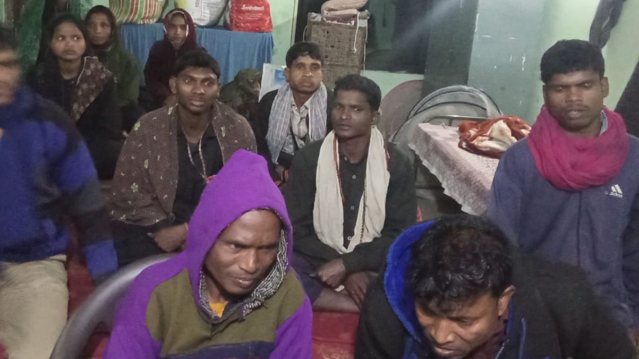 10-naxalites-surrender-in-balaghat-including-kabir-who-has-a-reward-of-rs-77-lakh