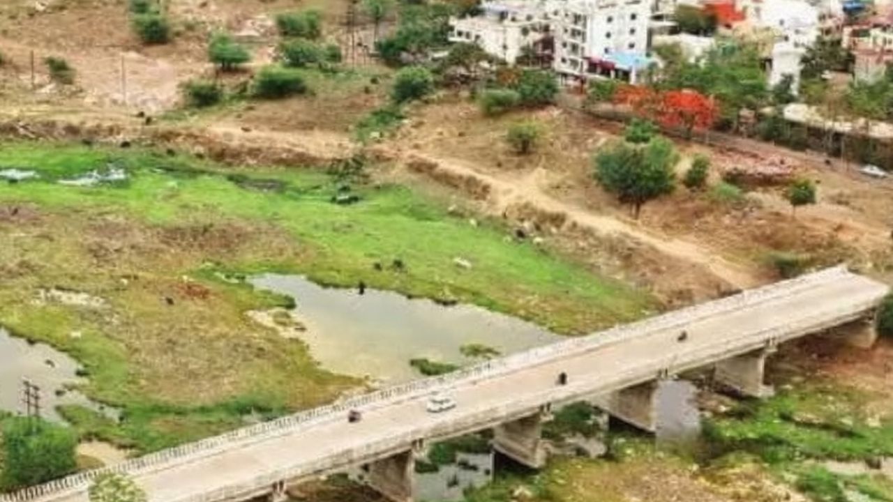 Bhopal Kolar Valmiki Bridge: No access road has been built.