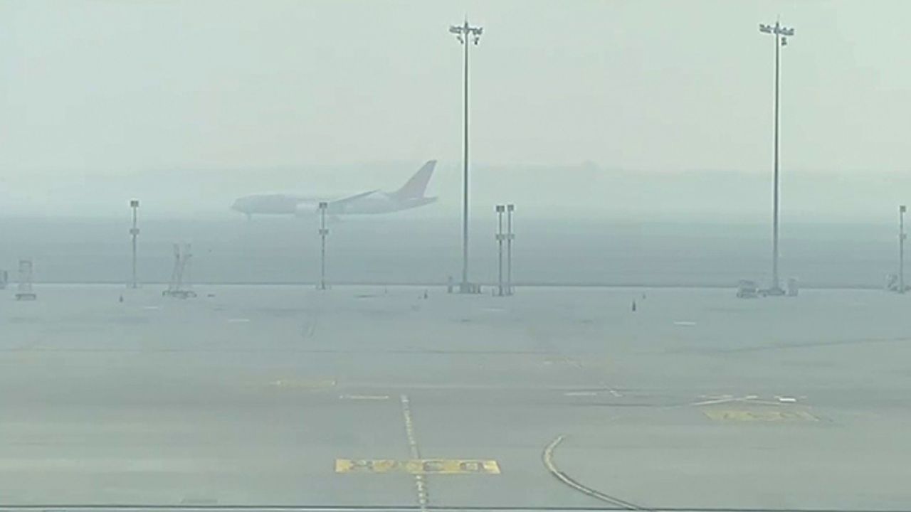 Due to fog, the Delhi-Bhopal flight has been cancelled and 24 trains are running late.