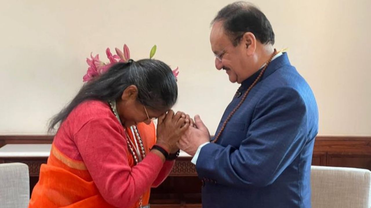 Sadhvi Niranjan Jyoti meets Nadda