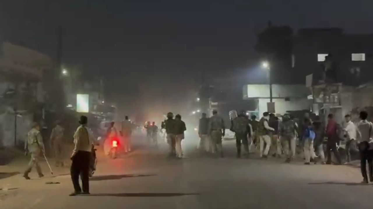 Khairagarh: Villagers protest against cement company, vandalize buses