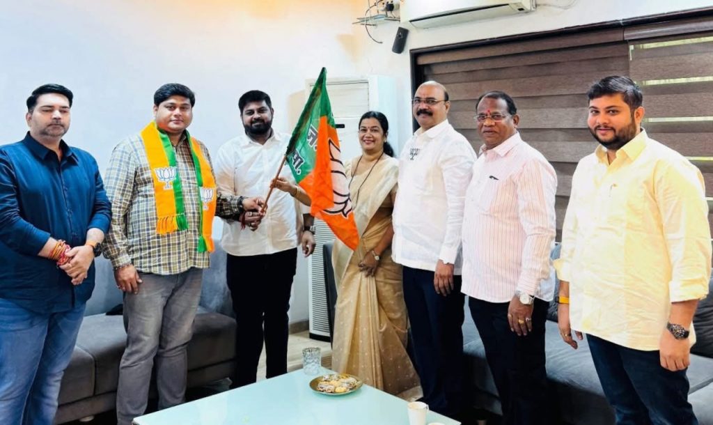 Municipal Council Congress Councillors Join BJP Ravindra Chavan