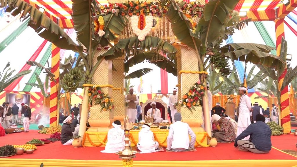 The Madan Mohan Malaviya birth anniversary celebrations concluded at Rawatpura Devsthanam in Bhind.