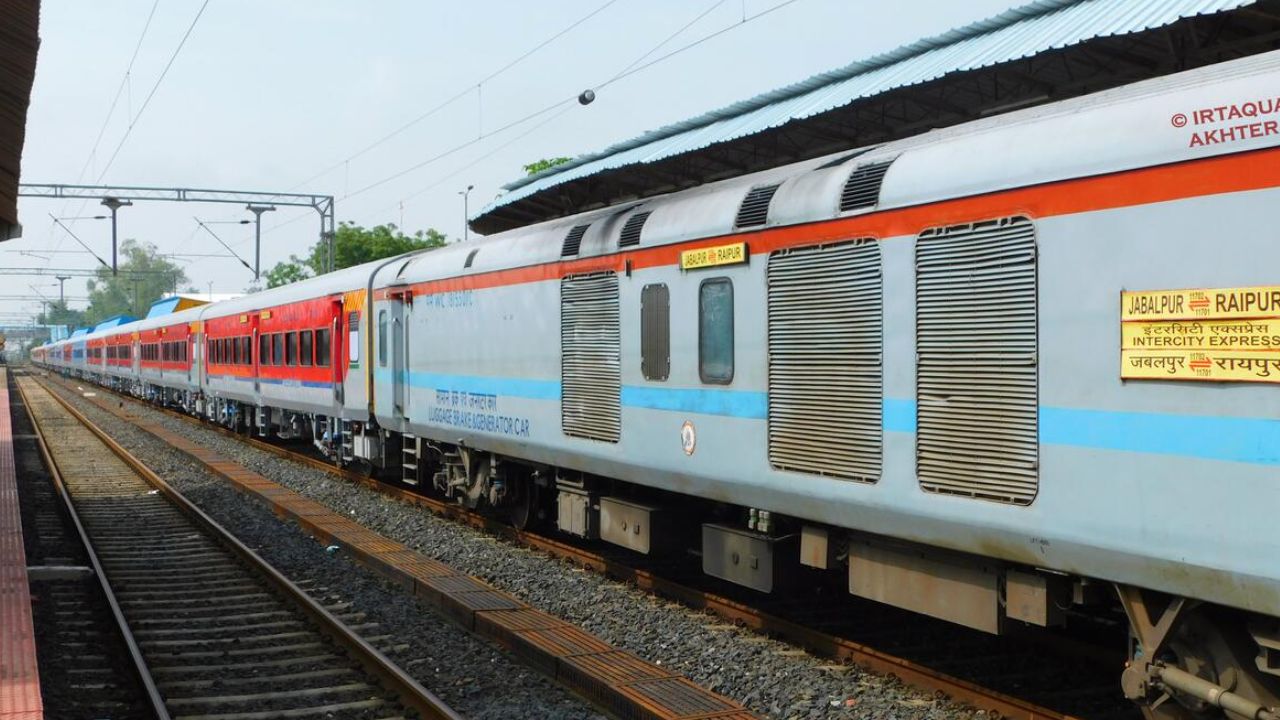 Raipur-Jabalpur Train