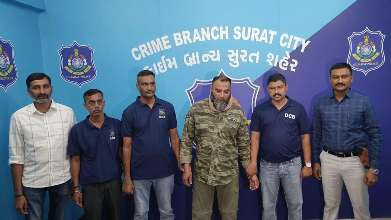 Surat Police of Gujarat arrested most wanted Raju Irani.