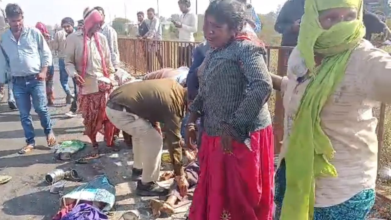 The injured were taken to the hospital in Jabalpur.