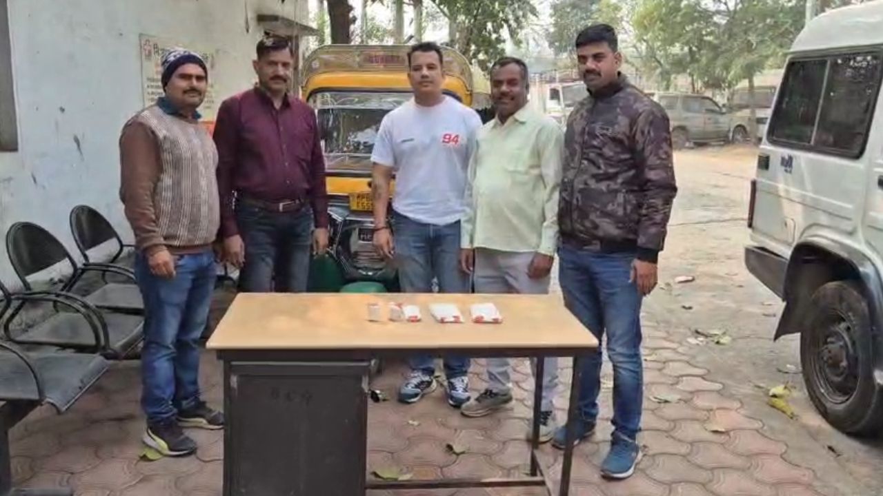 Salman and Shahrukh were caught selling MD drugs in Bhopal.