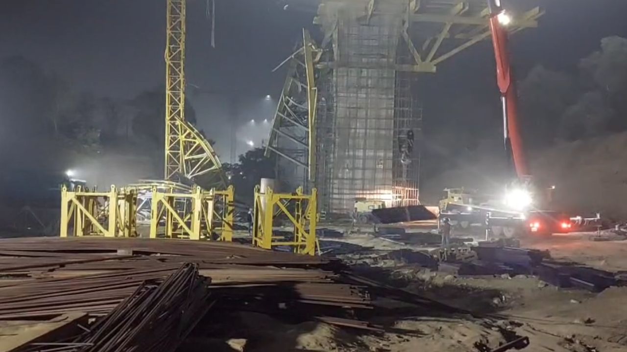 Jabalpur under construction bridge centering collapsed one died