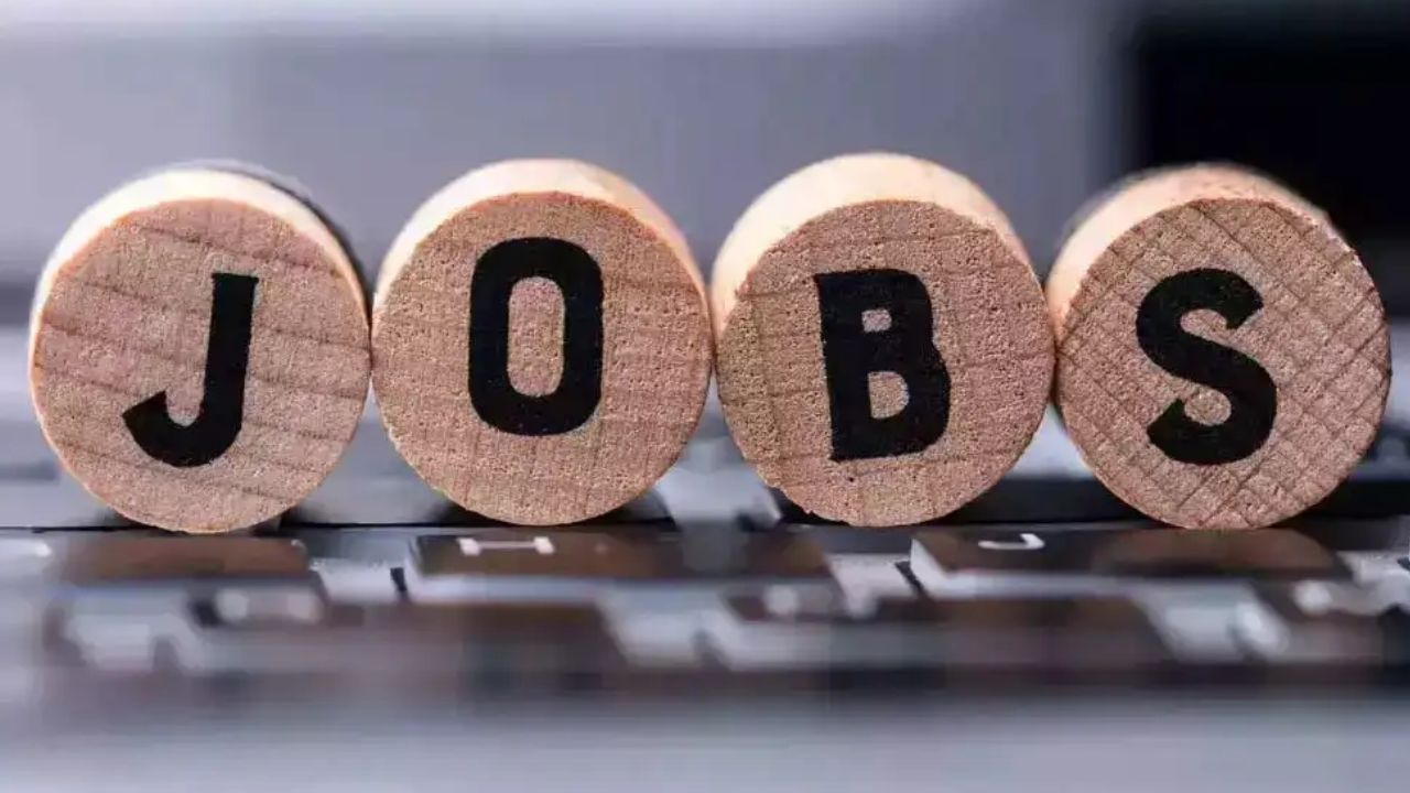 The Madhya Pradesh government will conduct recruitment exams for 14,000 government posts; MPPSC and MPESB have released the calendar.