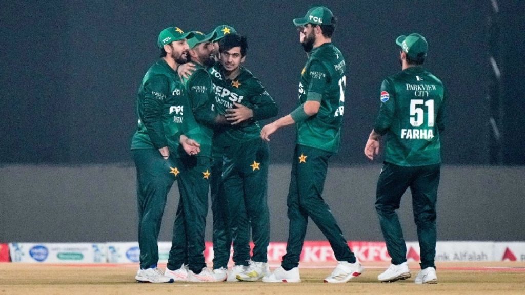 t20 cricet world cup icc warnig to pakistan crisis pak cricket team