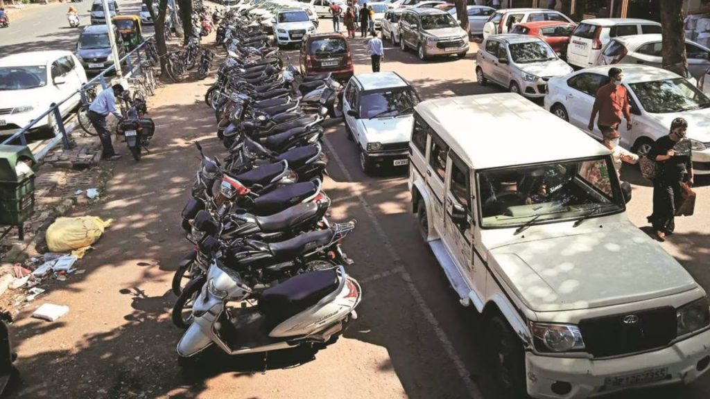 Bhopal kolar six lane road parking issues 20 spots