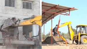 Bulldozer action on illegal construction in Ujjain