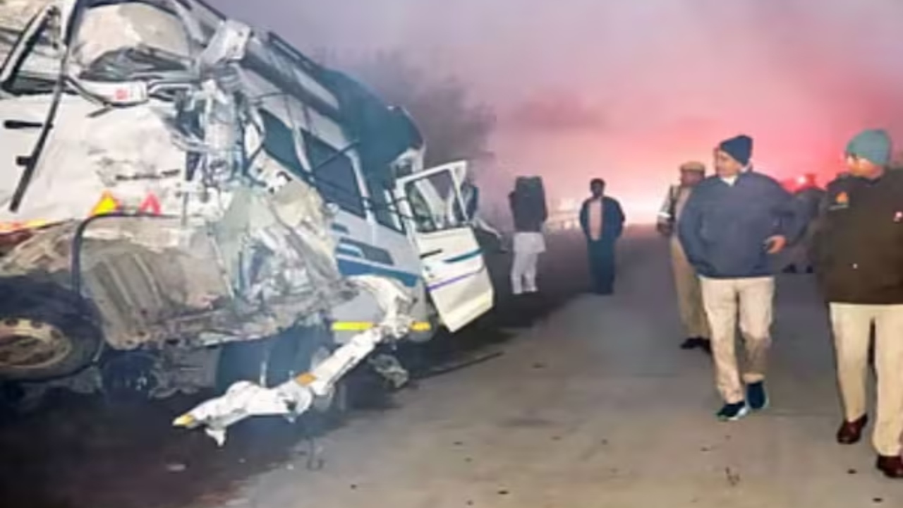 Mathura road accident