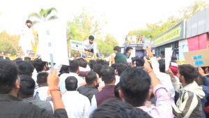 FIR registered against workers of both the parties after clash between Congress and BJP workers.