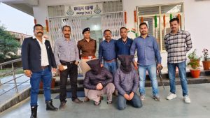 The police arrested both the accused who had cheated crores of rupees.