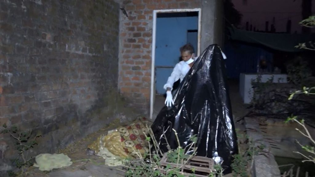 Woman body recovered from septic tank in Bhopal.