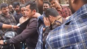 In Jabalpur, the woman's husband and brother beat up the constable badly.