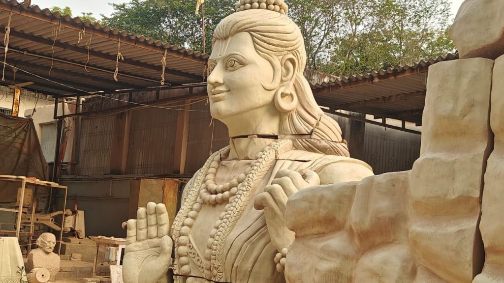 51 feet statue of Lord Ram sent from Gwalior to Raipur.