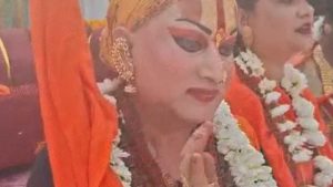 The first transgender Shankaracharya Himangi Sakhi was consecrated.