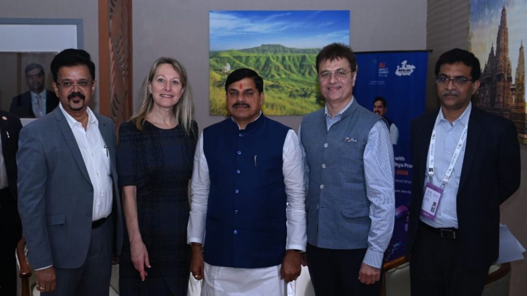 CM Mohan Yadav met investors at the AI ​​Summit.