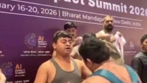 Congress workers took off their T-shirts and protested at the AI ​​Summit.
