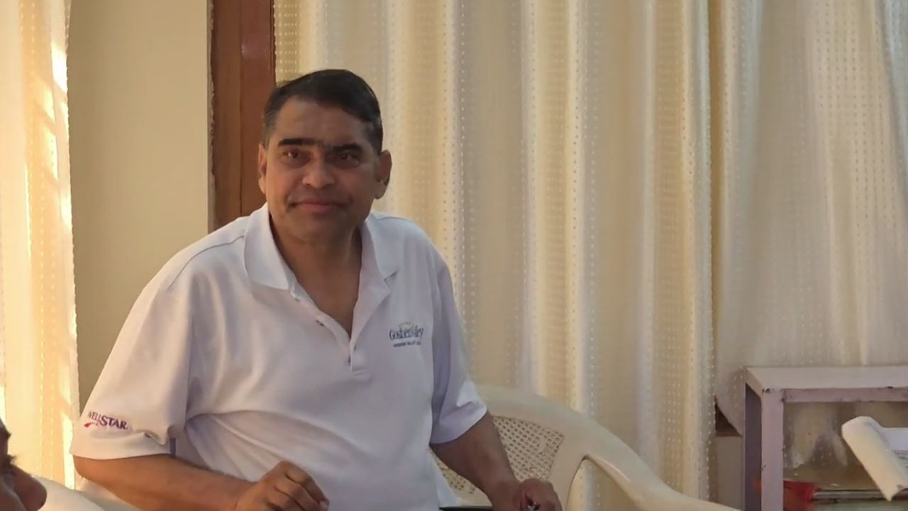 Accused Executive Engineer Ahmed Siddiqui arrested red-handed while taking bribe.