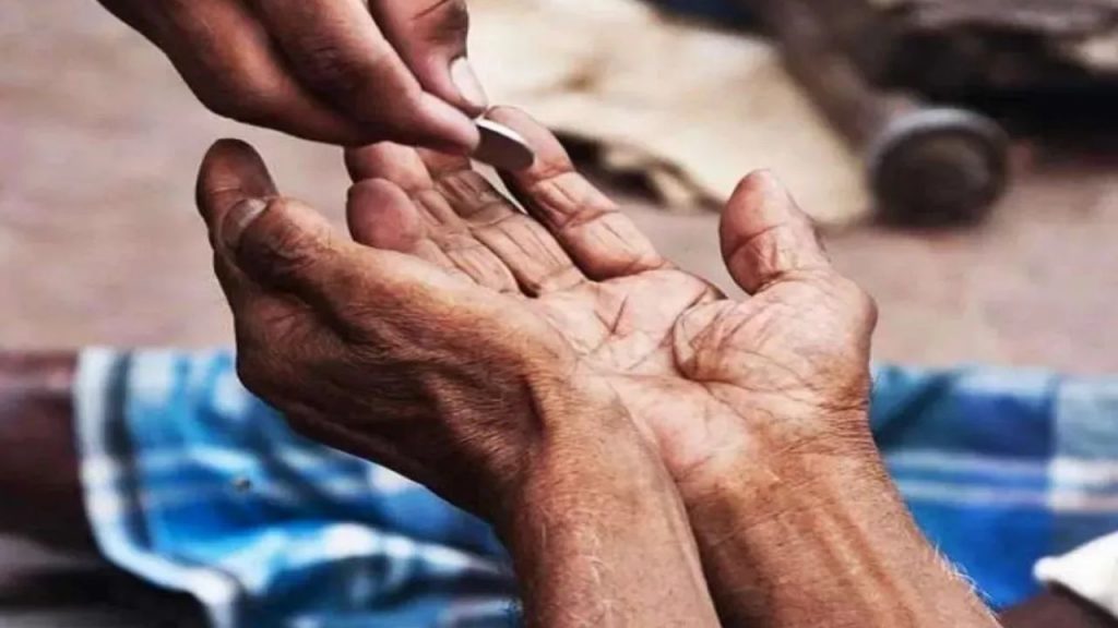 sehore kubereshwar dham mandir beggars cheated with fake 200 rupees