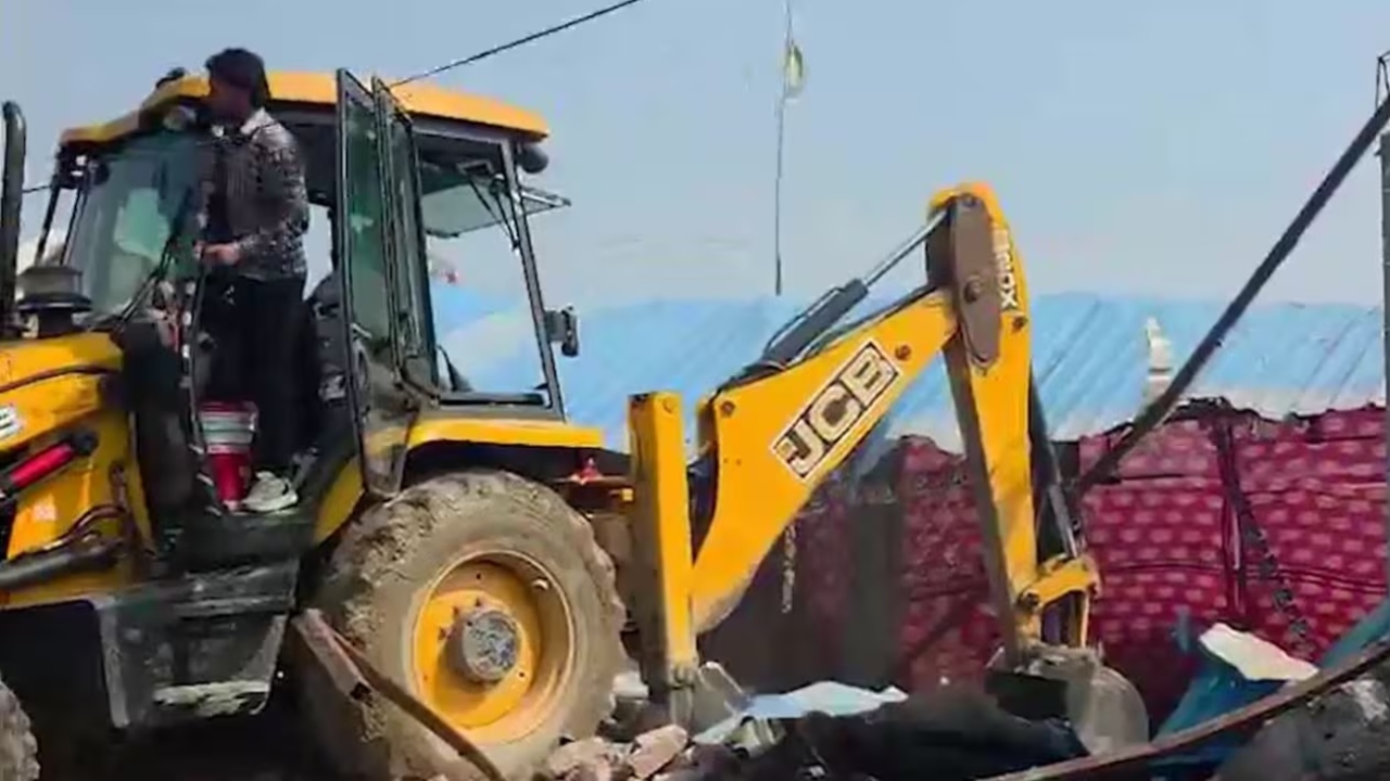 bulldozer action in Bareilly masjid