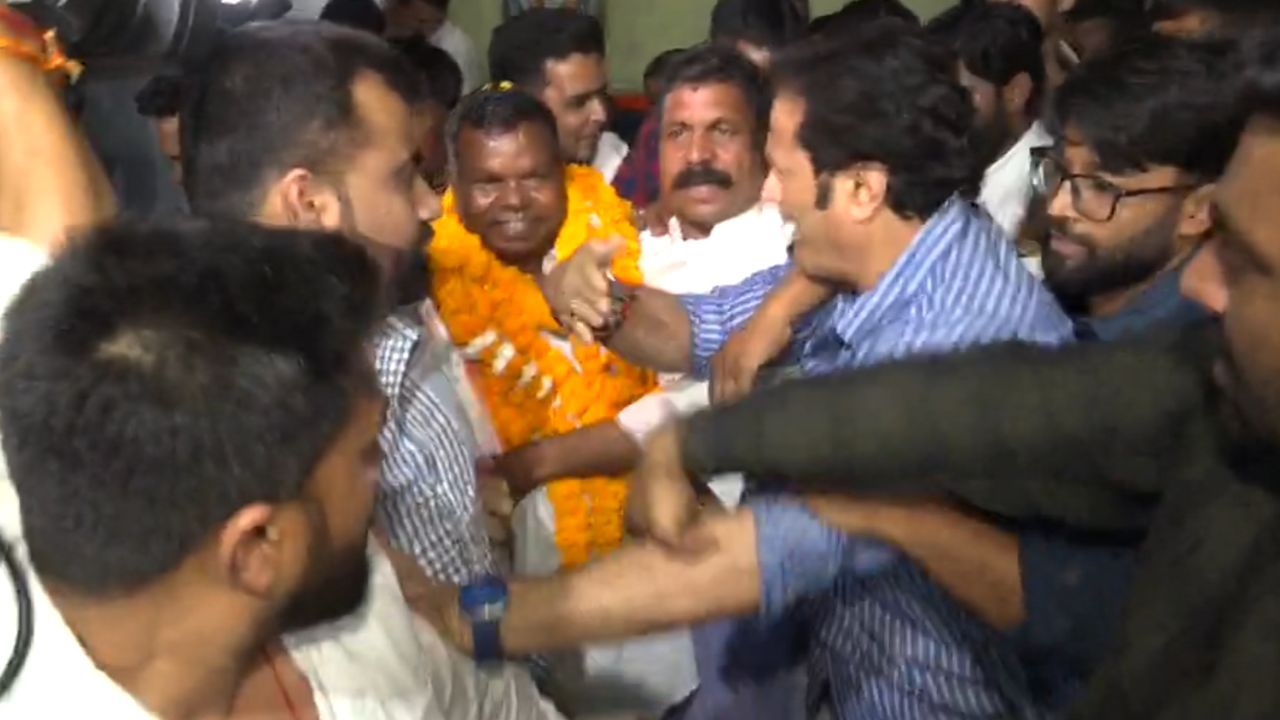 Liquor scam: Kawasi Lakhma released from Raipur jail on bail.