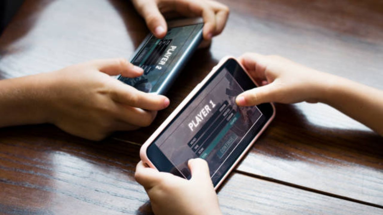 bhopal 14 years old students suiside Psychiatrist said should watch child what are doing