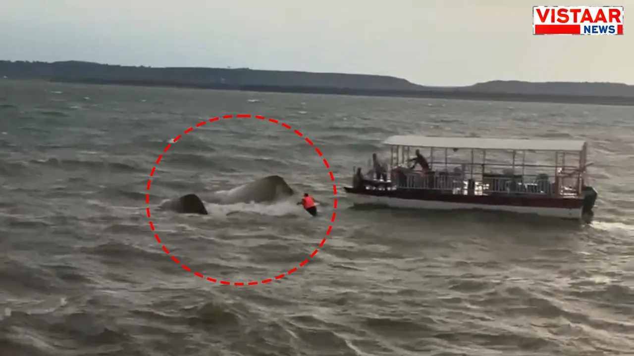 An accident occurred due to the cruise capsizing at Bargi Dam.