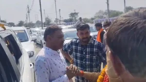 New Chairman of Textbook Corporation, Saubhagya Singh Thakur reached Bhopal with a convoy of 700 vehicles.