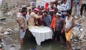 Agra BJP Councillor Unique Protest